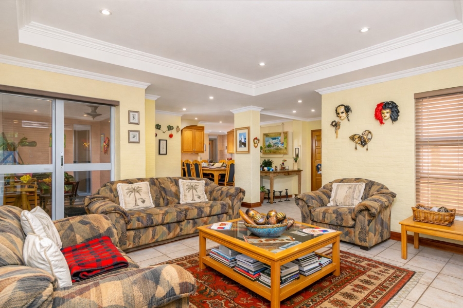 4 Bedroom Property for Sale in Caribbean Beach Club North West